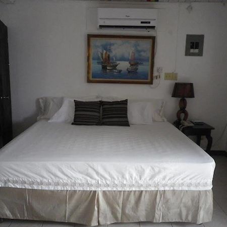 Roots Bamboo Beach Resort نيغريل المظهر الخارجي الصورة
