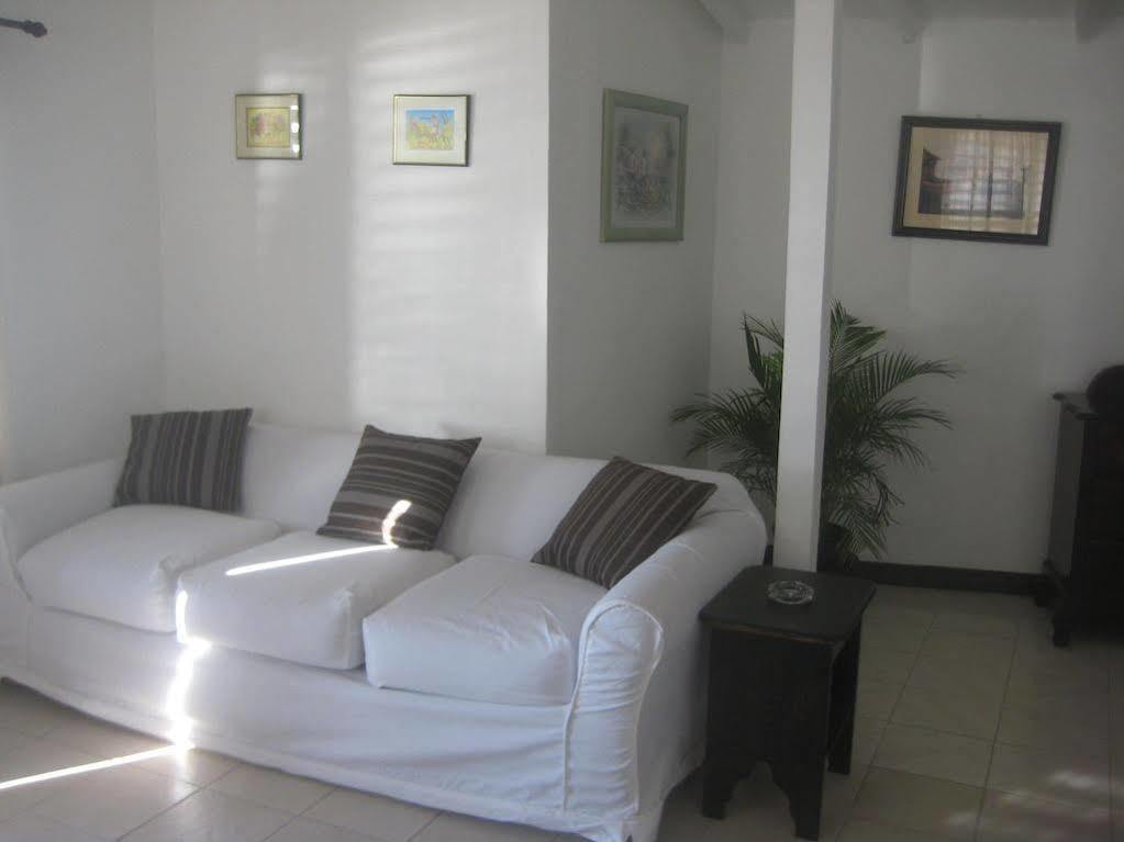 Roots Bamboo Beach Resort نيغريل المظهر الخارجي الصورة