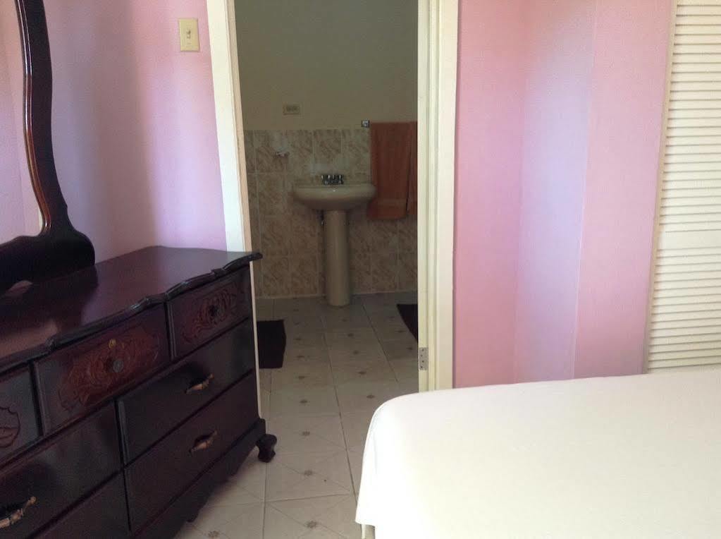 Roots Bamboo Beach Resort نيغريل المظهر الخارجي الصورة