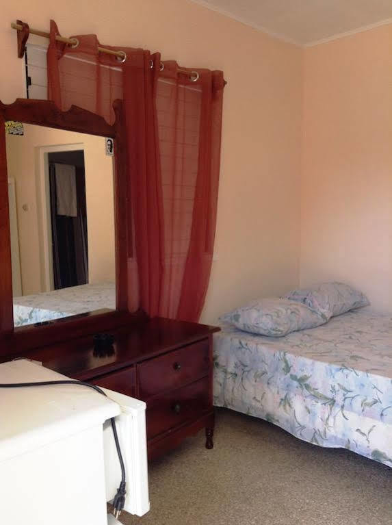 Roots Bamboo Beach Resort نيغريل المظهر الخارجي الصورة